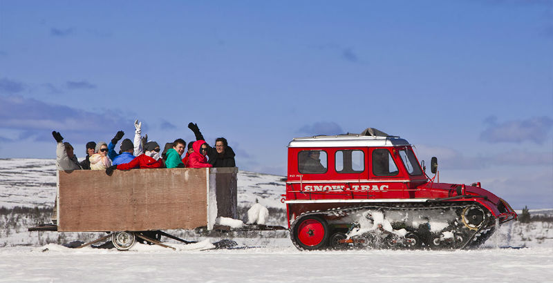 Åk snövessla upp till samevistet. En tur på ca 20 minuter